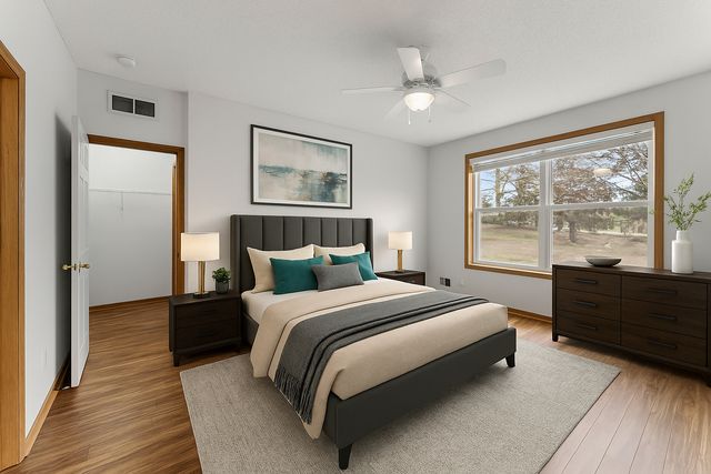 1656 Oakbrooke Way, Eagan, MN 55122