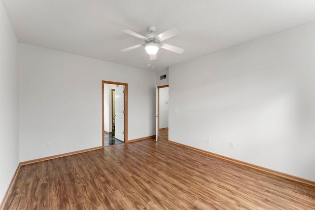 1656 Oakbrooke Way, Eagan, MN 55122