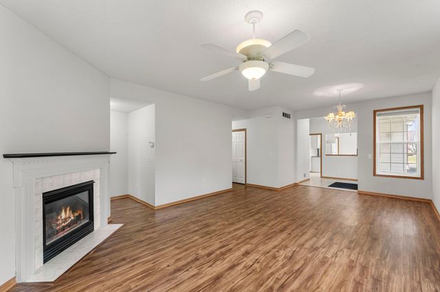 1656 Oakbrooke Way, Eagan, MN 55122