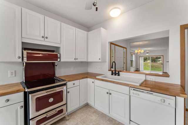 1656 Oakbrooke Way, Eagan, MN 55122