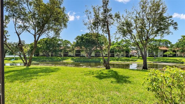 409 Republic Court 409, Deerfield Beach, FL 33442