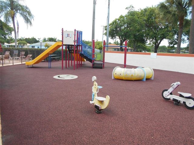 409 Republic Court 409, Deerfield Beach, FL 33442