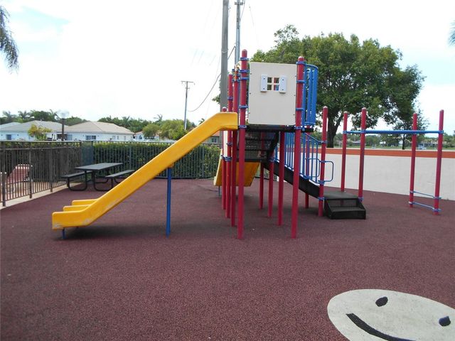 409 Republic Court 409, Deerfield Beach, FL 33442