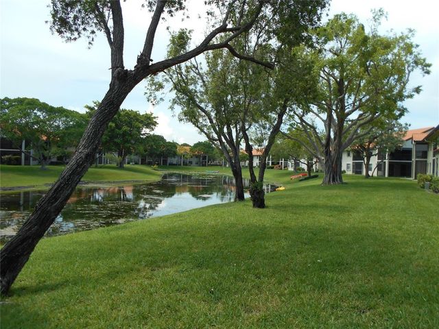 409 Republic Court 409, Deerfield Beach, FL 33442