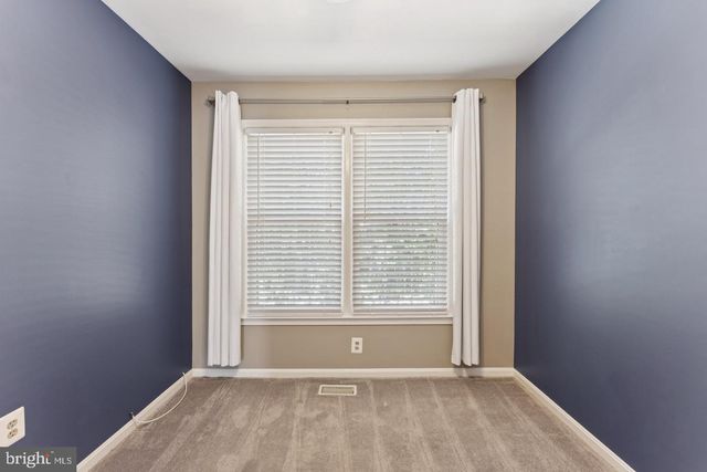 12098 WINONA DR, Woodbridge, VA 22192