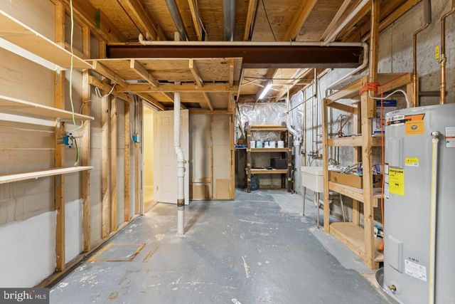 12098 WINONA DR, Woodbridge, VA 22192