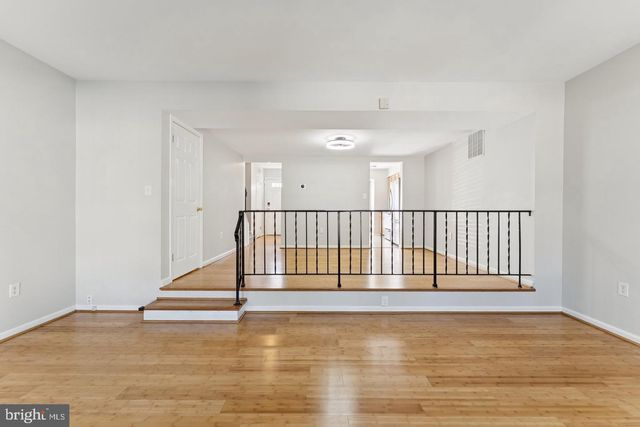 12098 WINONA DR, Woodbridge, VA 22192