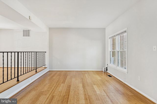 12098 WINONA DR, Woodbridge, VA 22192