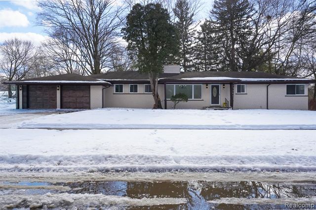19041 Bungalow Drive, Lathrup Village, MI 48076