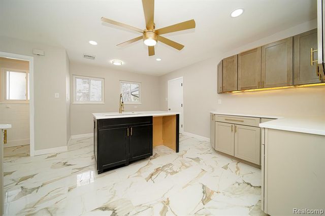 19041 Bungalow Drive, Lathrup Village, MI 48076