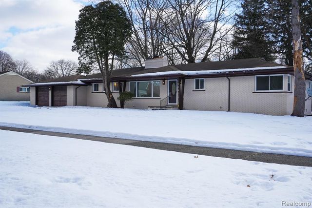 19041 Bungalow Drive, Lathrup Village, MI 48076