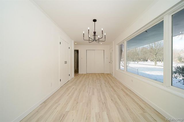 19041 Bungalow Drive, Lathrup Village, MI 48076