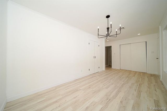 19041 Bungalow Drive, Lathrup Village, MI 48076