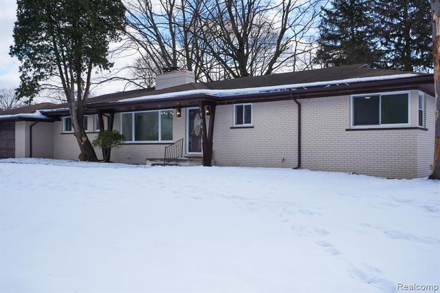 19041 Bungalow Drive, Lathrup Village, MI 48076