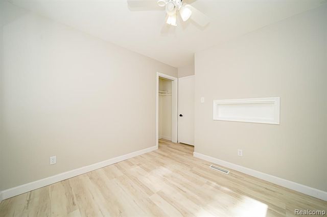 19041 Bungalow Drive, Lathrup Village, MI 48076