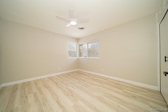 19041 Bungalow Drive, Lathrup Village, MI 48076