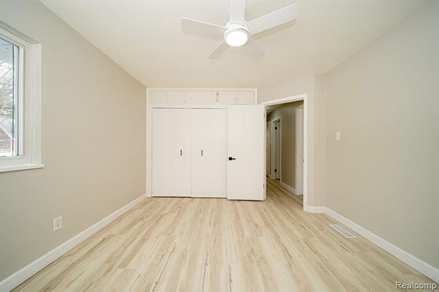 19041 Bungalow Drive, Lathrup Village, MI 48076