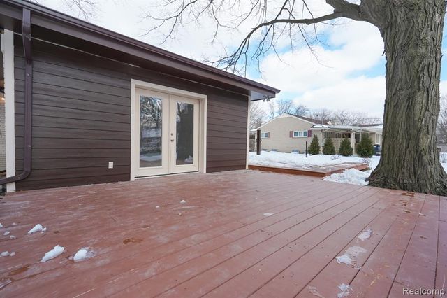 19041 Bungalow Drive, Lathrup Village, MI 48076