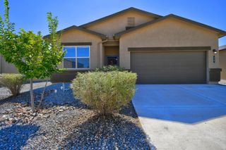18 Hermanos Loop, Los Lunas, NM 87031