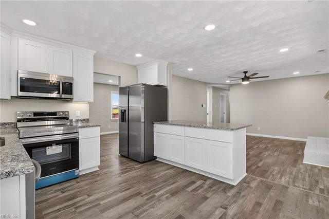 913 Long Ridge RD, Chesapeake, VA 23322