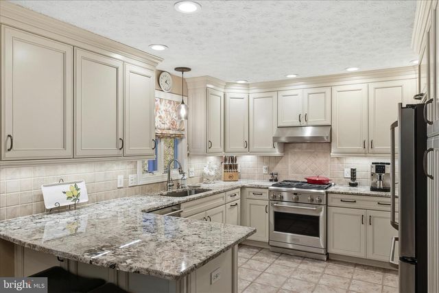 806 MAHONE DR, Winchester, VA 22601