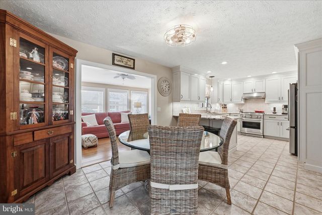 806 MAHONE DR, Winchester, VA 22601