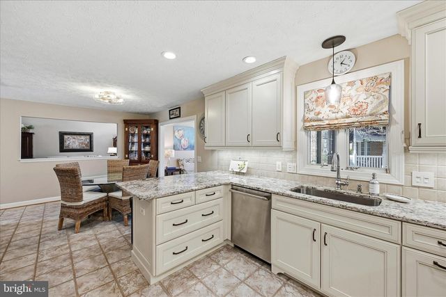 806 MAHONE DR, Winchester, VA 22601