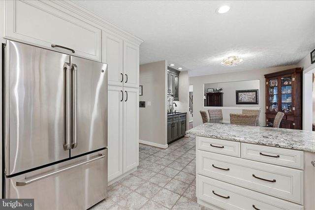 806 MAHONE DR, Winchester, VA 22601