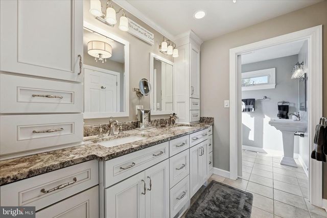 806 MAHONE DR, Winchester, VA 22601