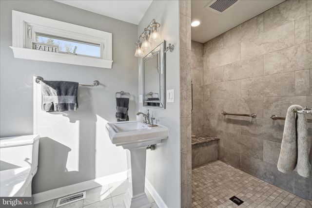 806 MAHONE DR, Winchester, VA 22601