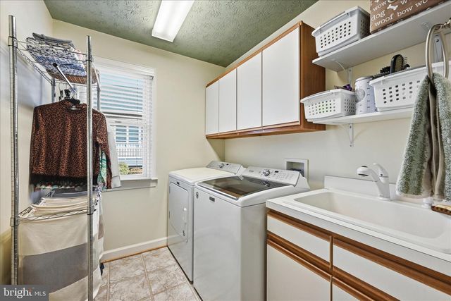 806 MAHONE DR, Winchester, VA 22601