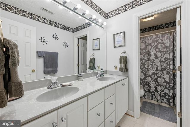 806 MAHONE DR, Winchester, VA 22601