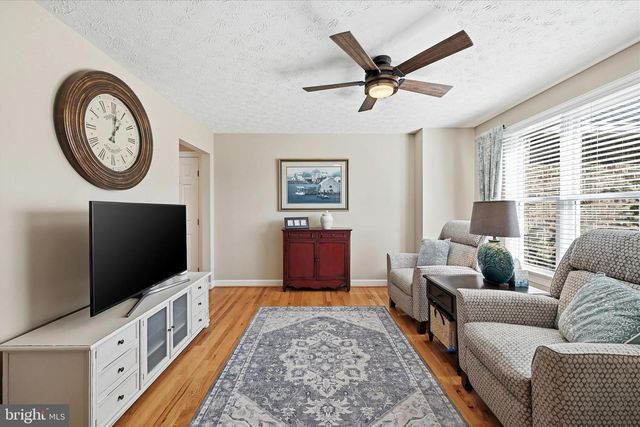 806 MAHONE DR, Winchester, VA 22601