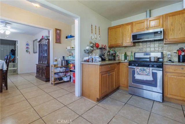 7107 Olive, Highland, CA 92346