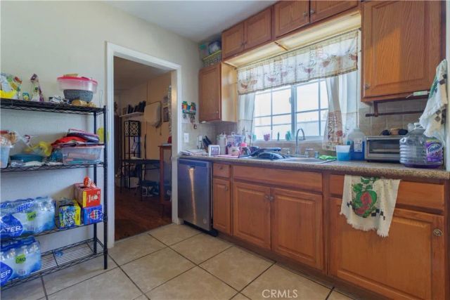 7107 Olive, Highland, CA 92346