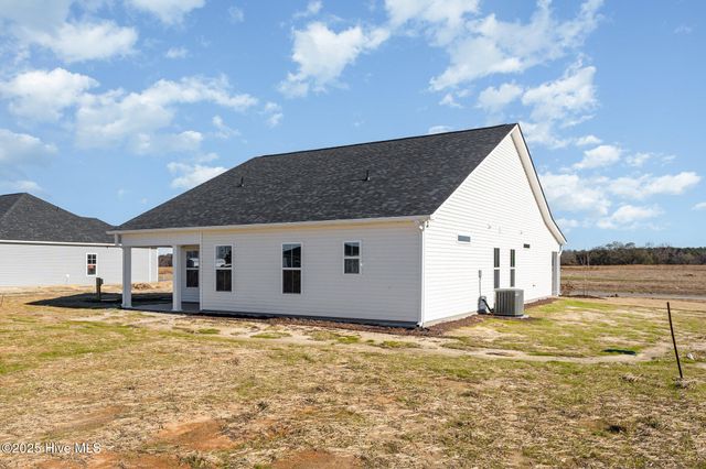 37 Tuscarora Drive, La Grange, NC 28551