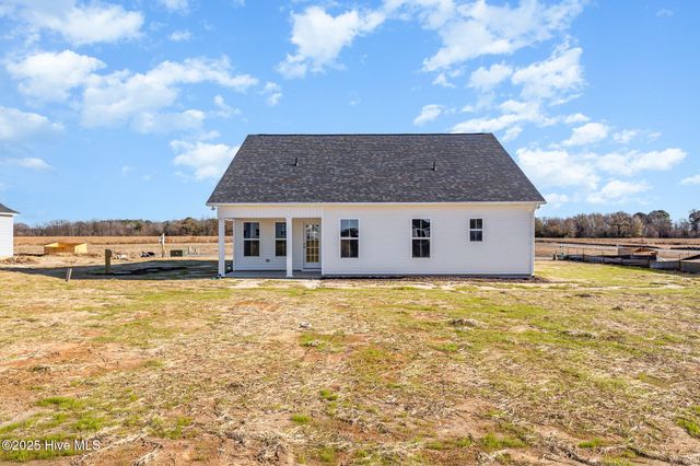 37 Tuscarora Drive, La Grange, NC 28551