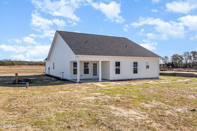 37 Tuscarora Drive, La Grange, NC 28551