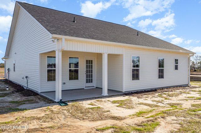 37 Tuscarora Drive, La Grange, NC 28551