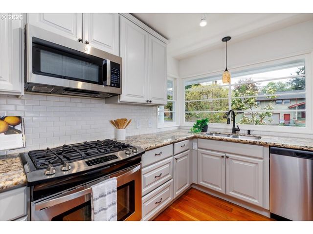 4205 Ne 18TH Ave, Portland, OR 97211