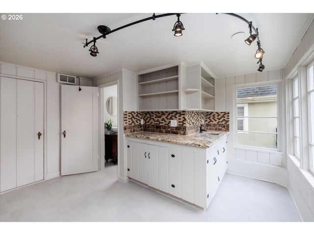 4205 Ne 18TH Ave, Portland, OR 97211