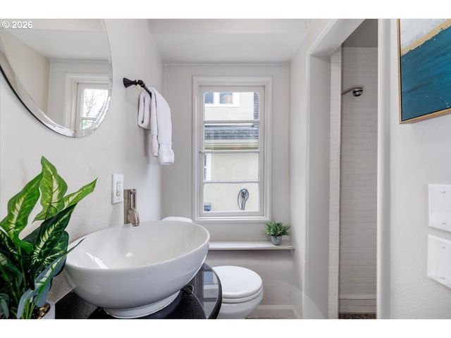 4205 Ne 18TH Ave, Portland, OR 97211