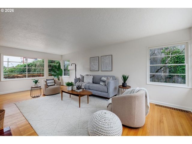 4205 Ne 18TH Ave, Portland, OR 97211