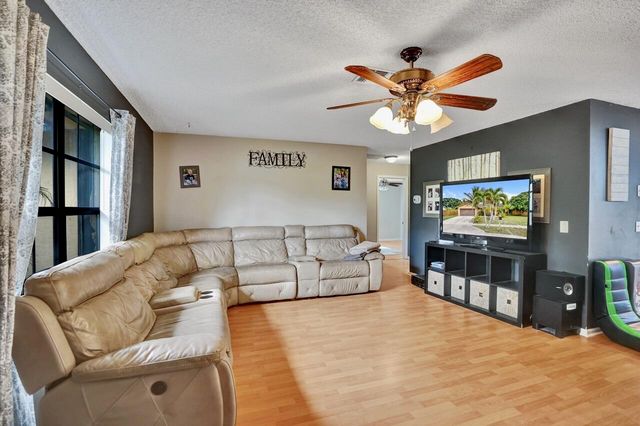125 Seagull Court, Royal Palm Beach, FL 33411