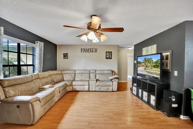 125 Seagull Court, Royal Palm Beach, FL 33411