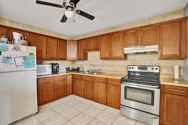 125 Seagull Court, Royal Palm Beach, FL 33411