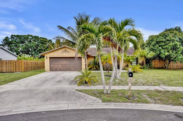 125 Seagull Court, Royal Palm Beach, FL 33411