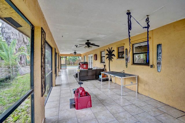 125 Seagull Court, Royal Palm Beach, FL 33411