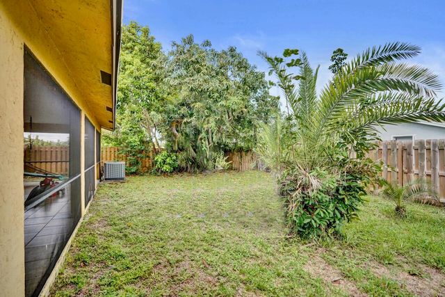 125 Seagull Court, Royal Palm Beach, FL 33411