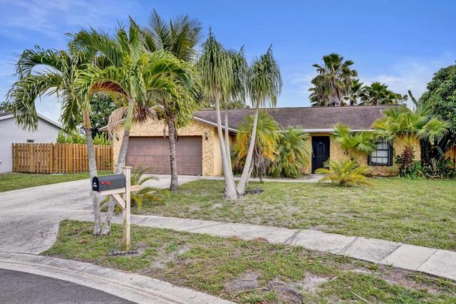 125 Seagull Court, Royal Palm Beach, FL 33411